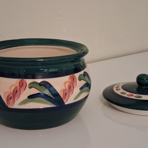 Gail Pittman Juniper 7" Bean Pot/Small Covered Casserole with Lid Signed 1988 - Picture 3 of 12